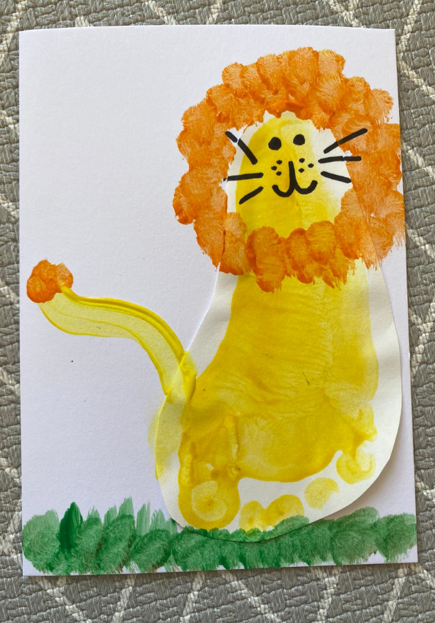 lion foot print card