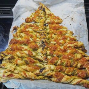 Nannypax Winter Pesto and Creme Cheese Christmas Tree Twist | Nannytax